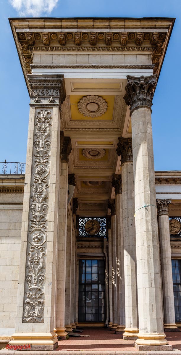 Киев, Проспект Академика Глушкова, 1 корп. 8