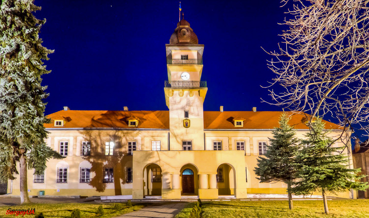 Zhovkva, Вечевая площадь, 1