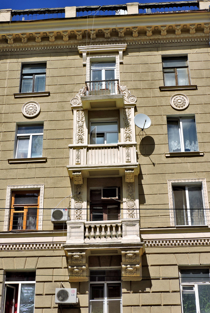 Харьков, Проспект Героев Харькова, 5 / Переулок Короленко, 16