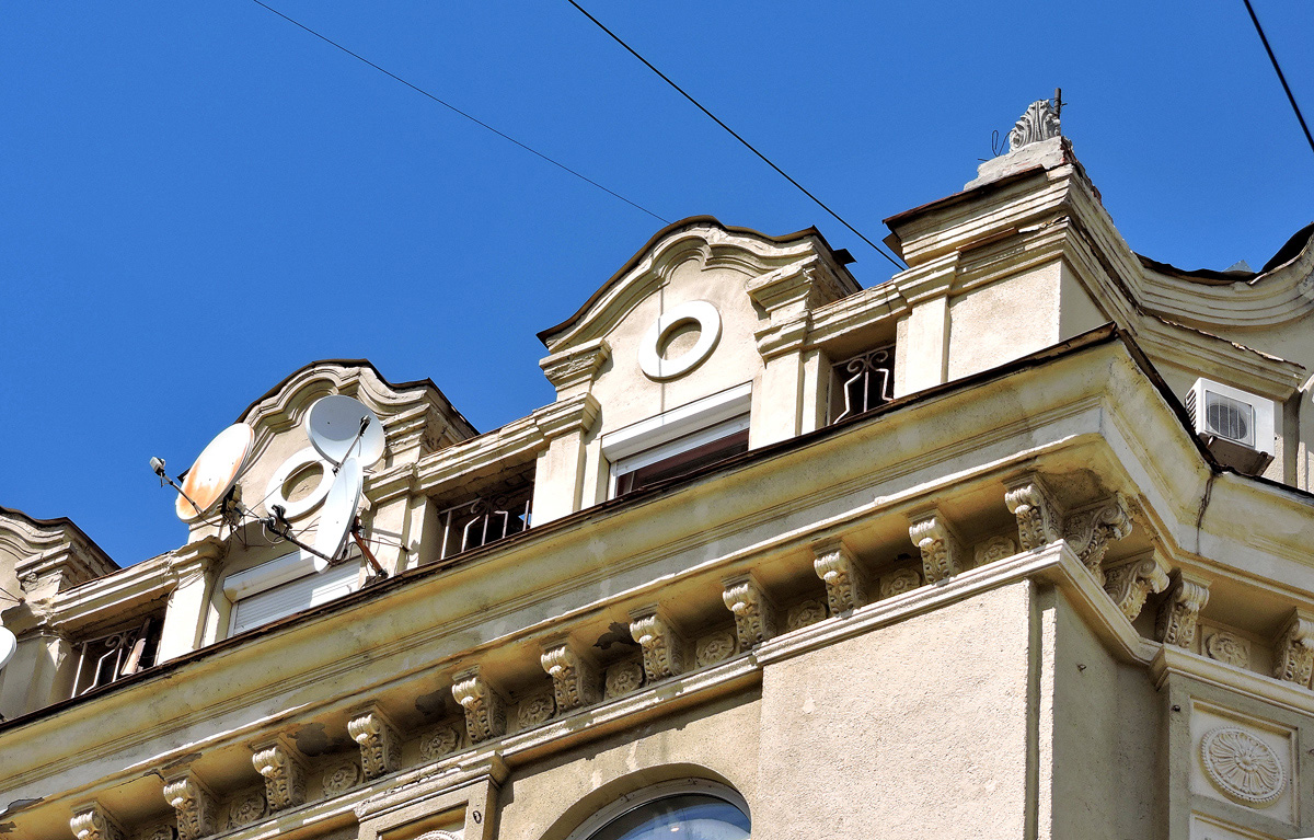 Харьков, Проспект Героев Харькова, 3 / Переулок Короленко, 21