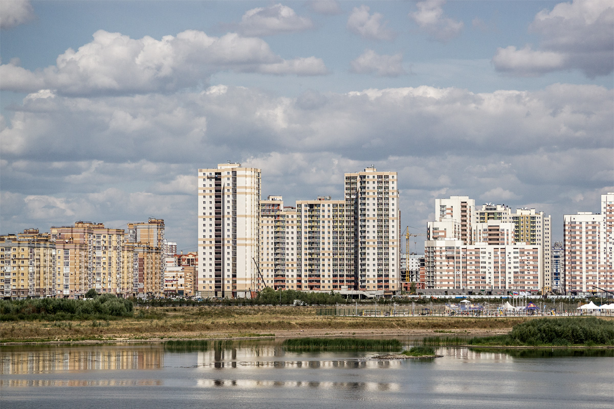 Казань, Чистопольская улица, 86 / Улица Нигматуллина, 10