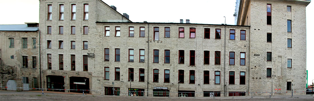 Таллин, Tartu maantee, 84