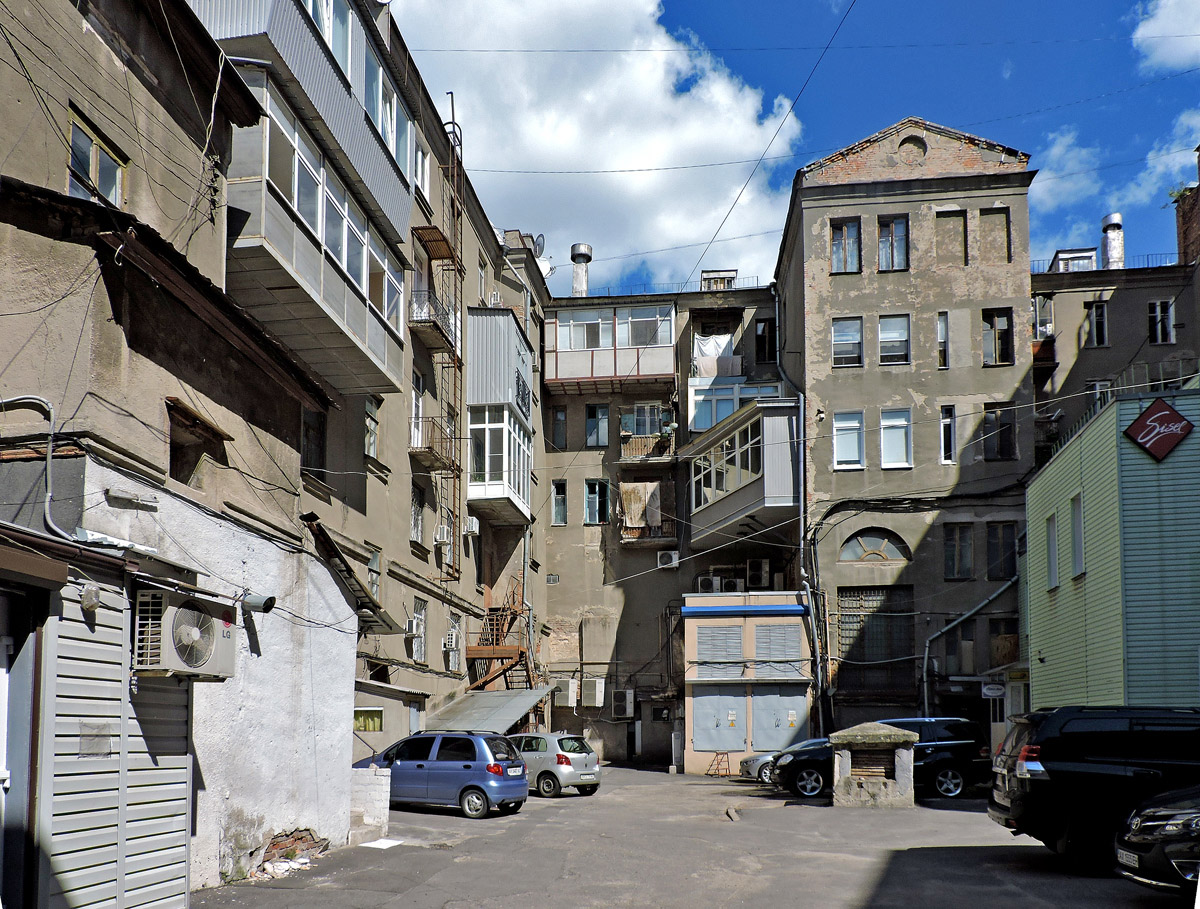 Харьков, Площадь Конституции, 3