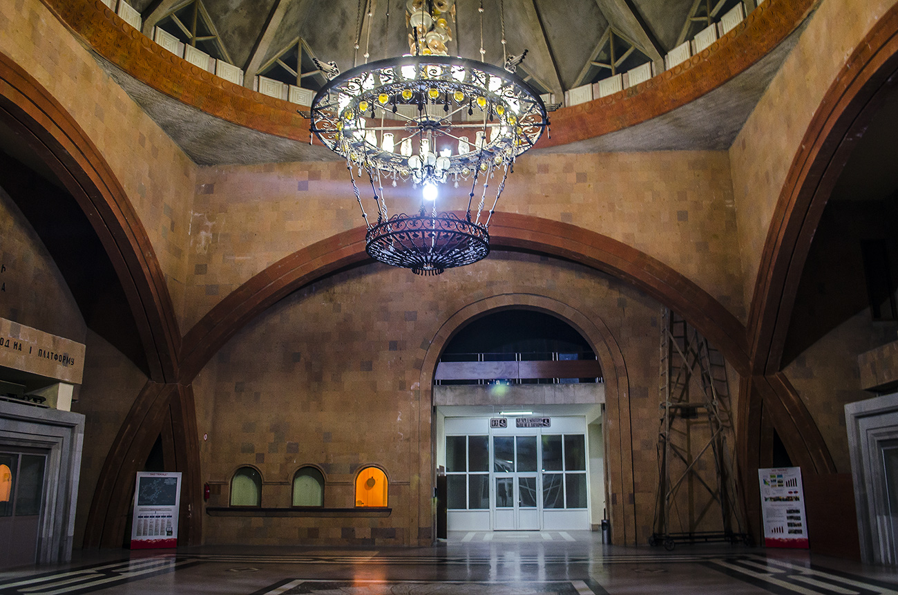 Гюмри, Площадь Каяранамердз, 1