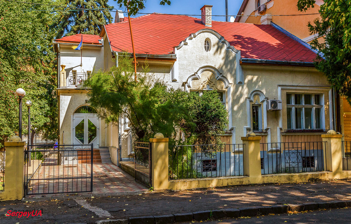 Ужгород, Набережная Независимости, 12