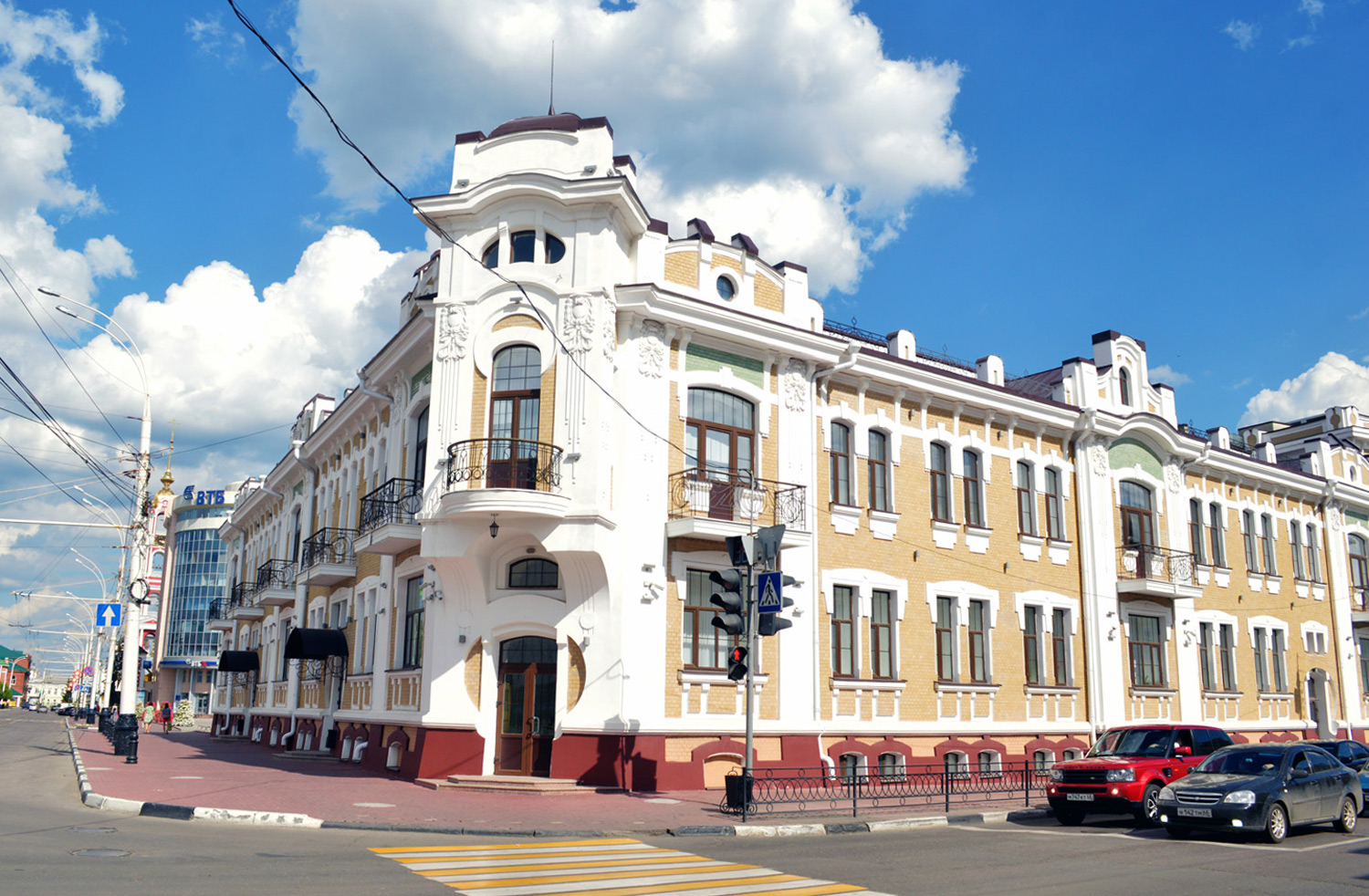 Тамбов, Интернациональная улица, 22 / Улица Карла Маркса, 143