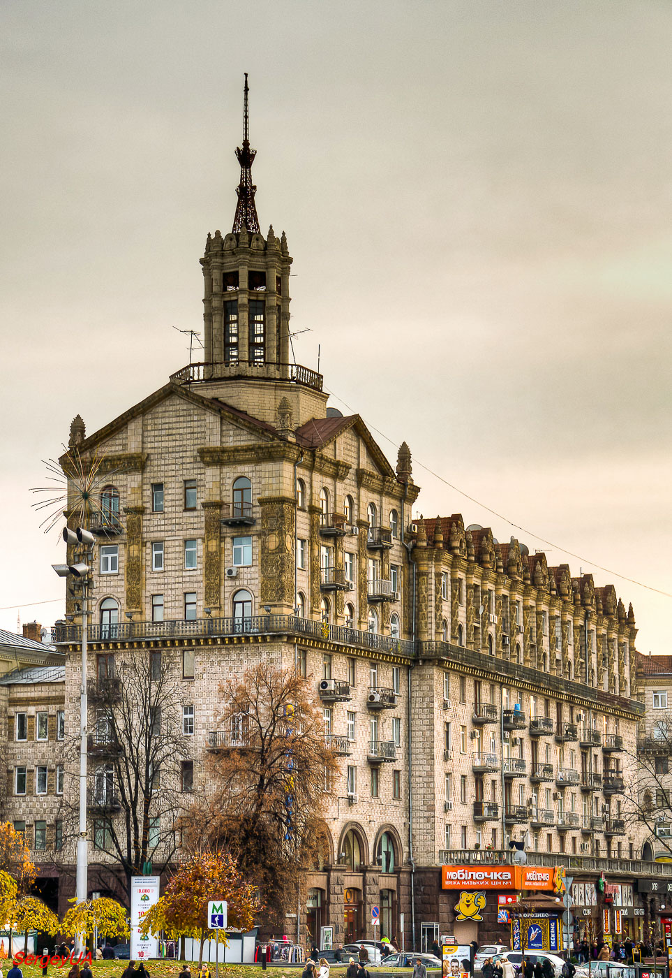 Київ, Улица Крещатик, 13 / Улица Архитектора Городецкого, 2