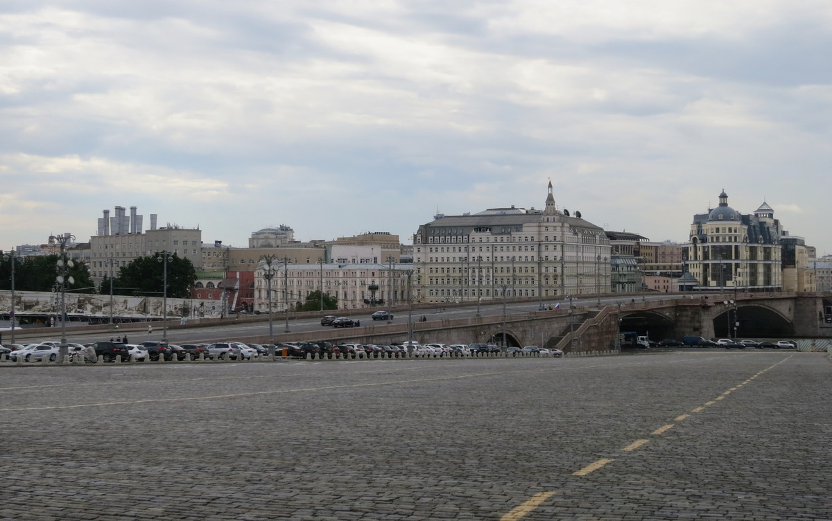Москва, Раушская набережная, 4 / Садовническая улица, 5 стр. 1; Улица Балчуг, 1 / Садовническая улица, 1; Улица Балчуг, 2. Москва — Панорамы