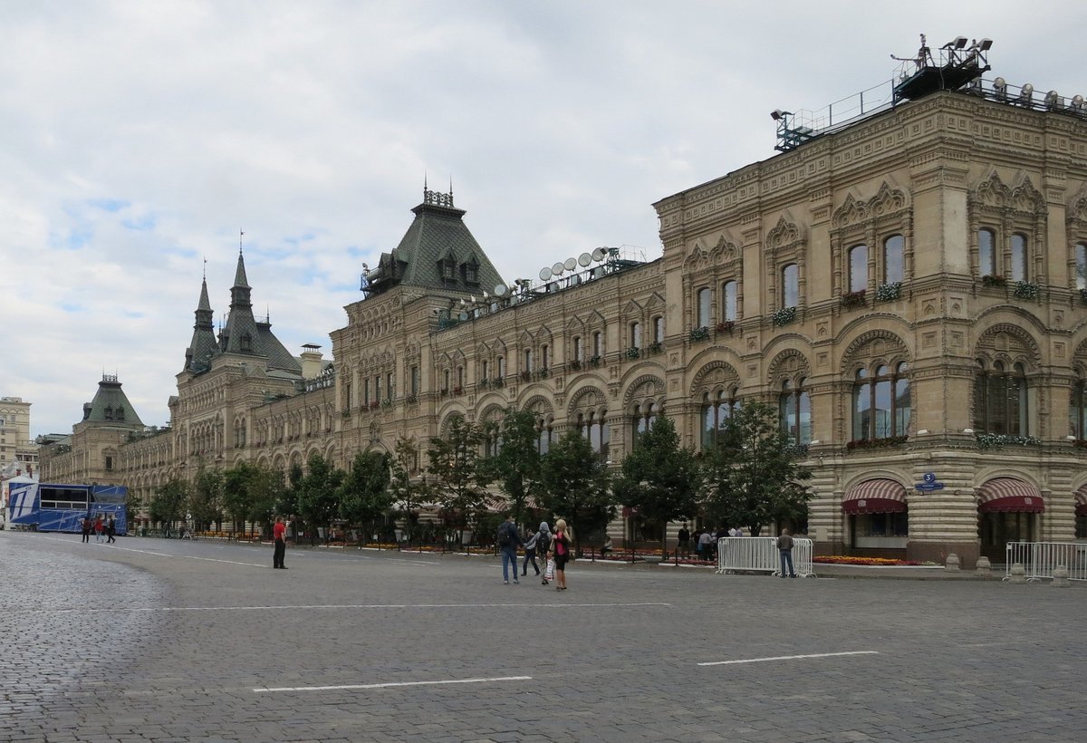 Москва, Красная площадь, 3 / Ветошный переулок, 2 / Улица Ильинка, 1 / Никольская улица, 2