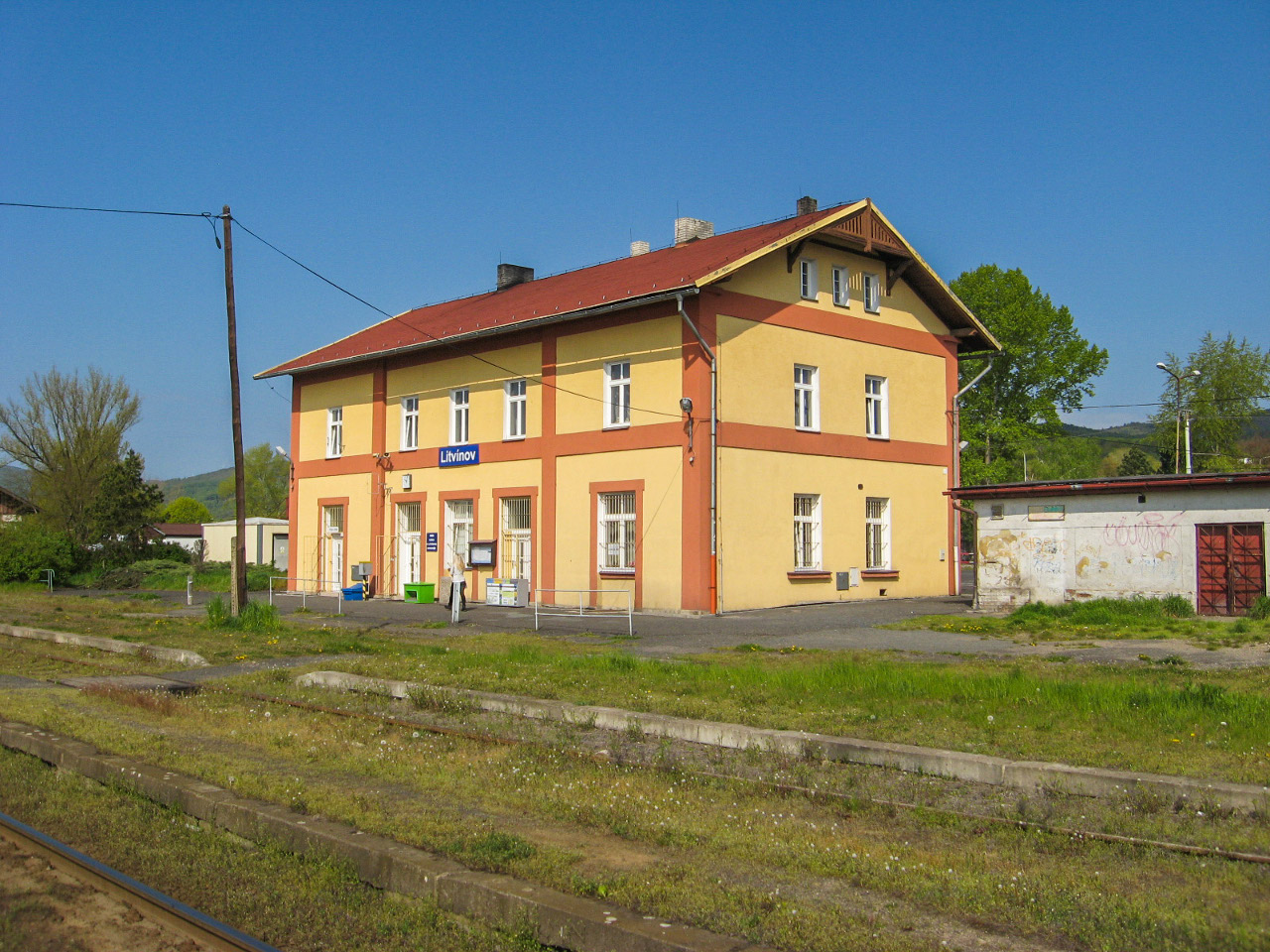 Литвинов, Nádražní, (294)