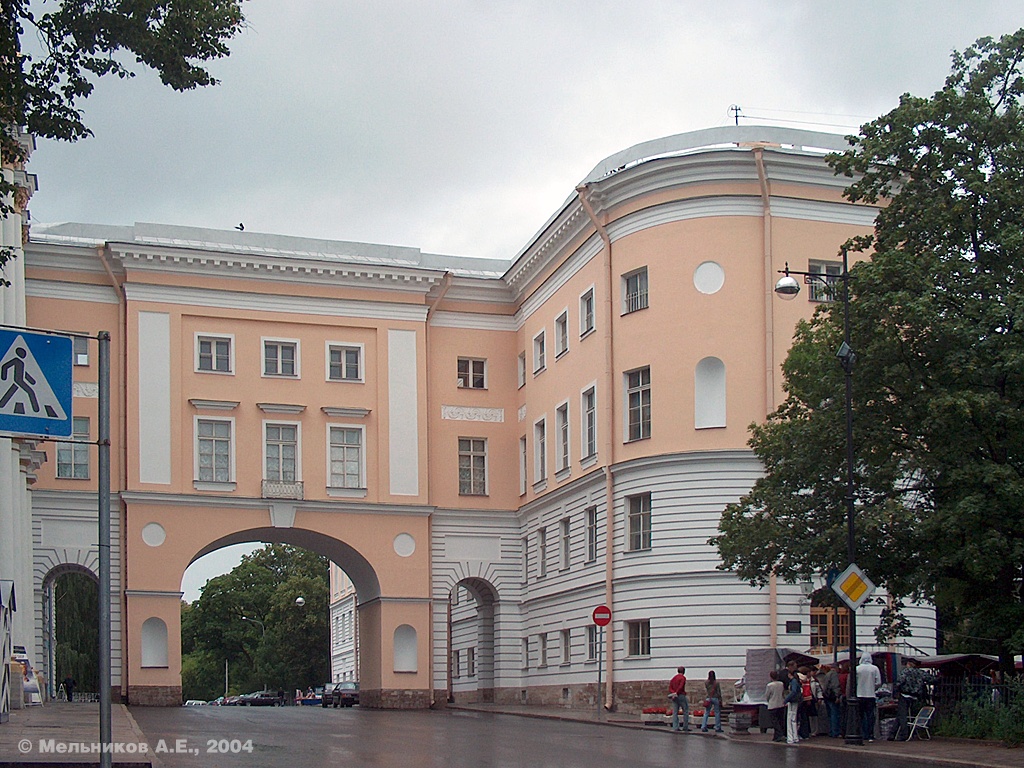 Пушкин, Садовая улица, 2