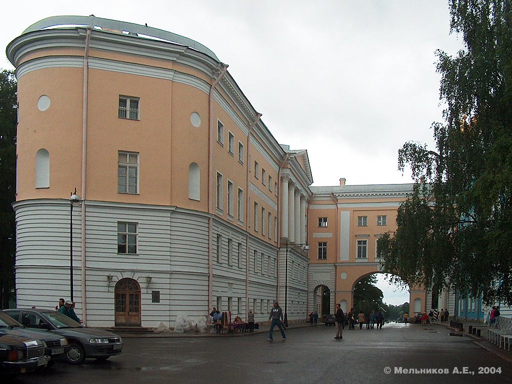 Пушкин, Садовая улица, 2