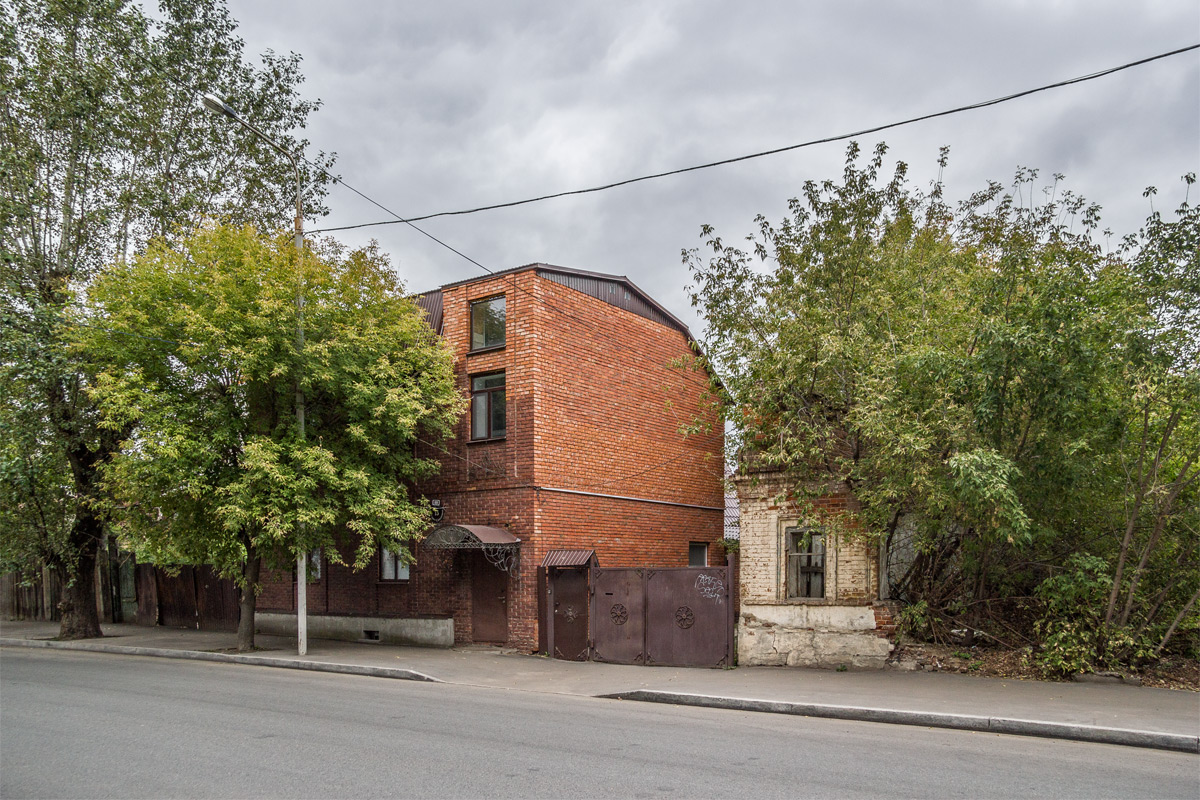 Казань, Улица Сары Садыковой, 15; Улица Сары Садыковой, 17 Казань, Улица Сары Садыковой, 15; Улица Сары Садыковой, 17