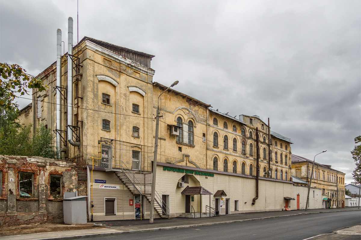 Казань, Улица Салиха Сайдашева, 11; Улица Салиха Сайдашева, 13