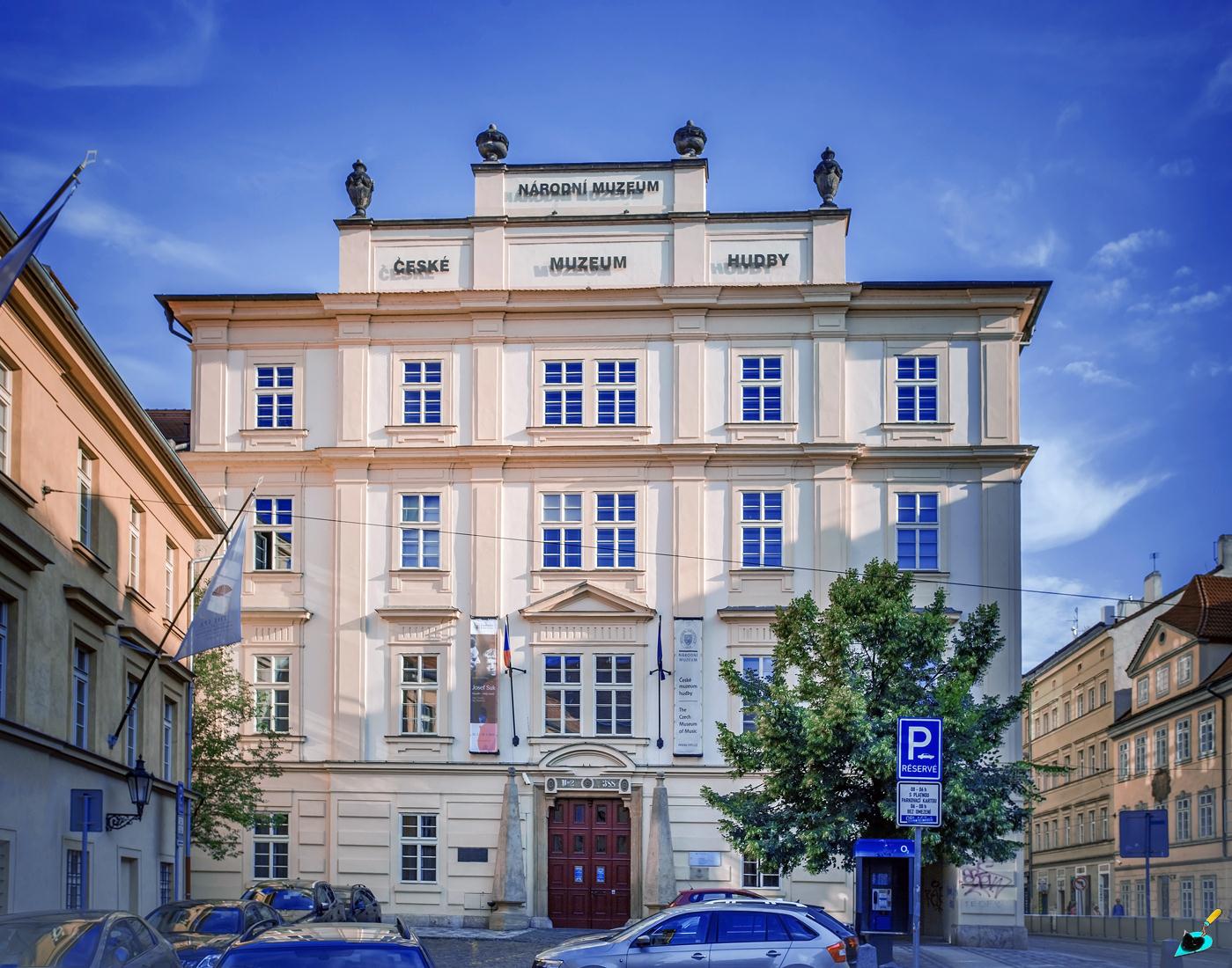 Прага, Karmelitská, 2-4 / Hellichova, 10 / Újezd, 50