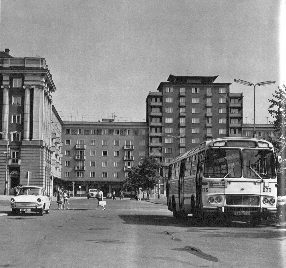 Острава, Hlavní třída, 100; Alšovo náměstí, 5; Alšovo náměstí, 4