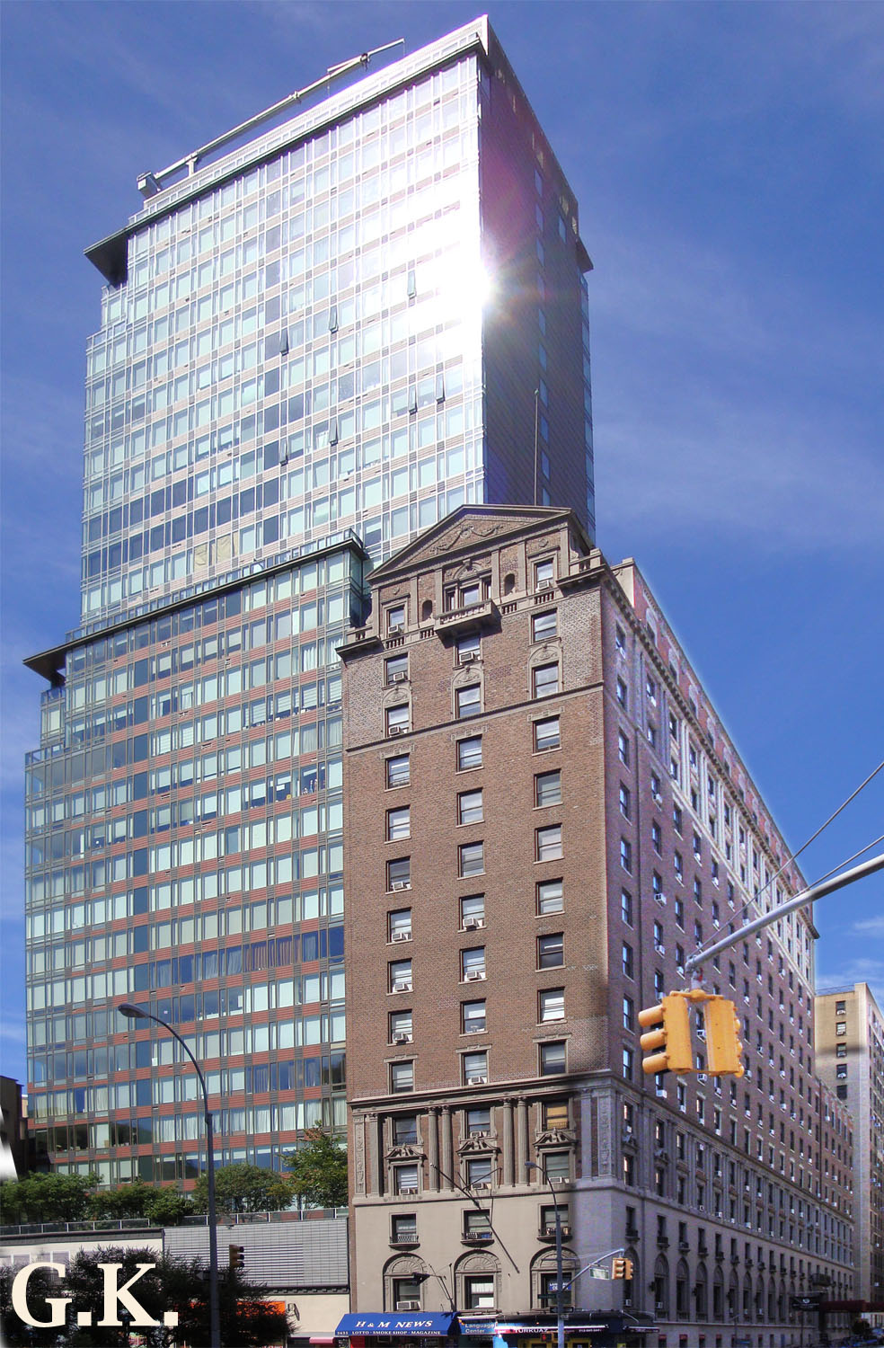 Нью-Йорк, Broadway, 2625-2633 / West 99th Street, 245-247 / West 100th Street, 254; West 100th Street, 250