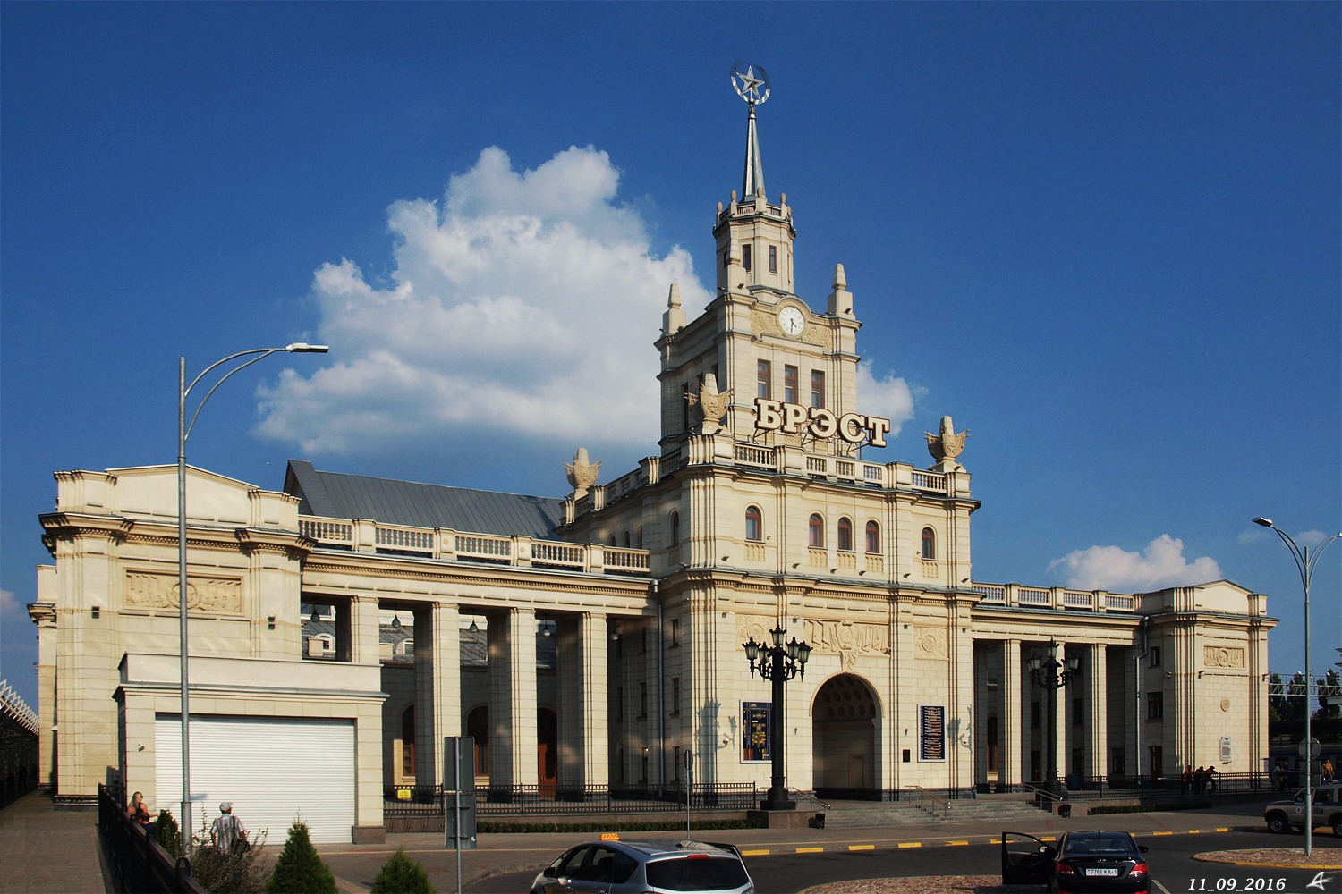 Брест, Привокзальная площадь, 1