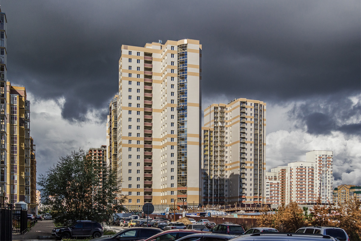 Казань, Чистопольская улица, 86 / Улица Нигматуллина, 10