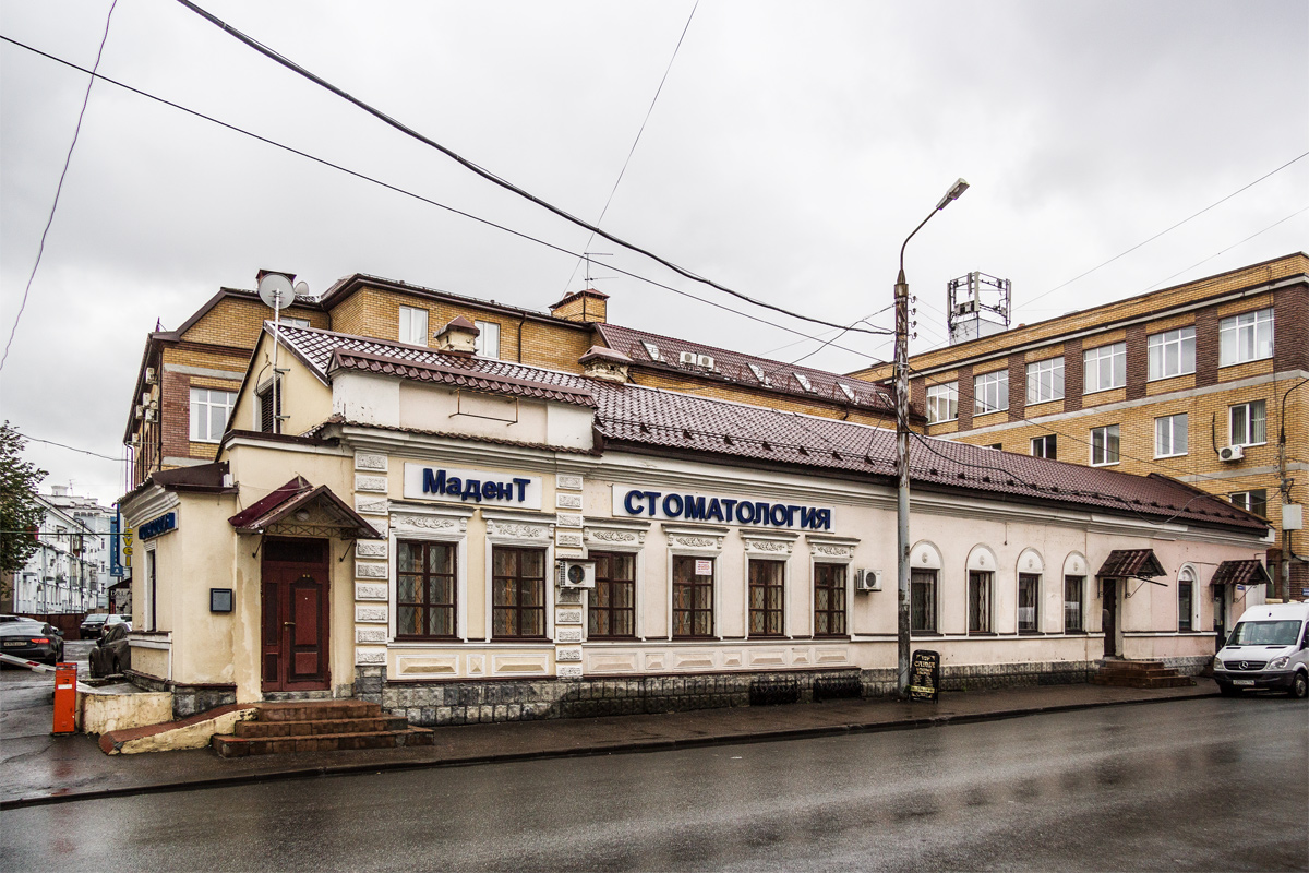 Казань, Улица Тази Гиззата, 1