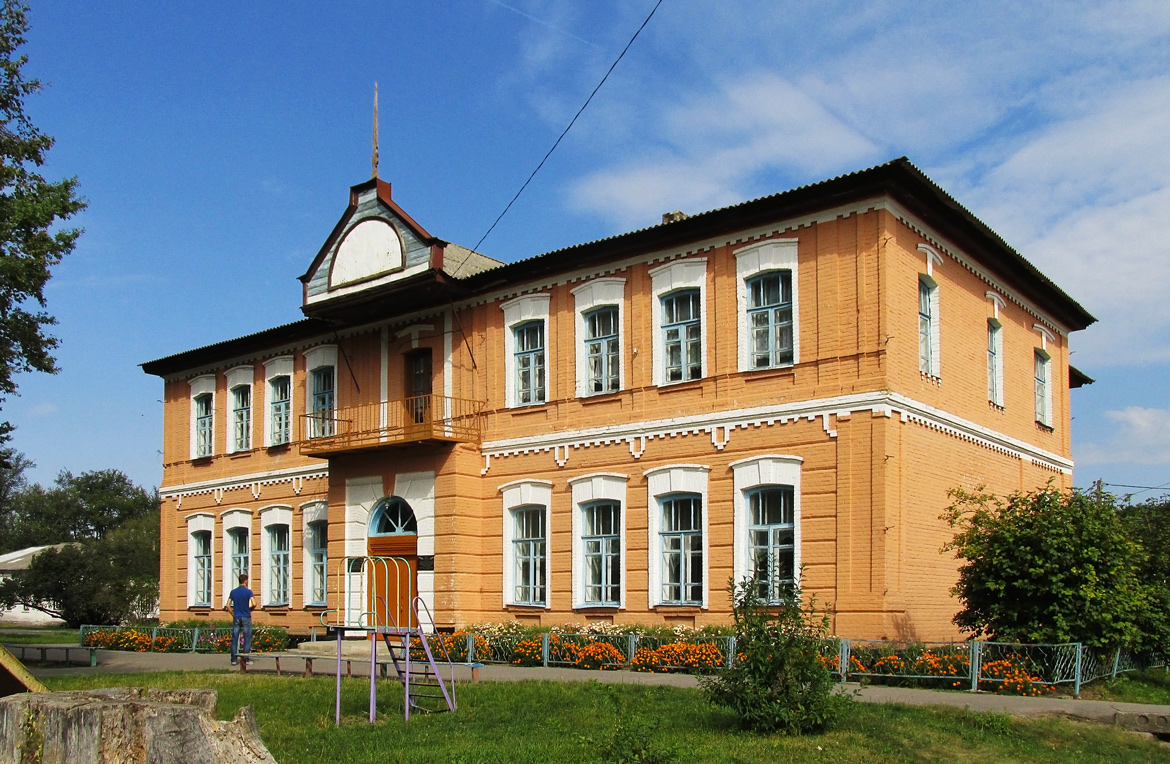 Чернухи, Центральная улица, 49