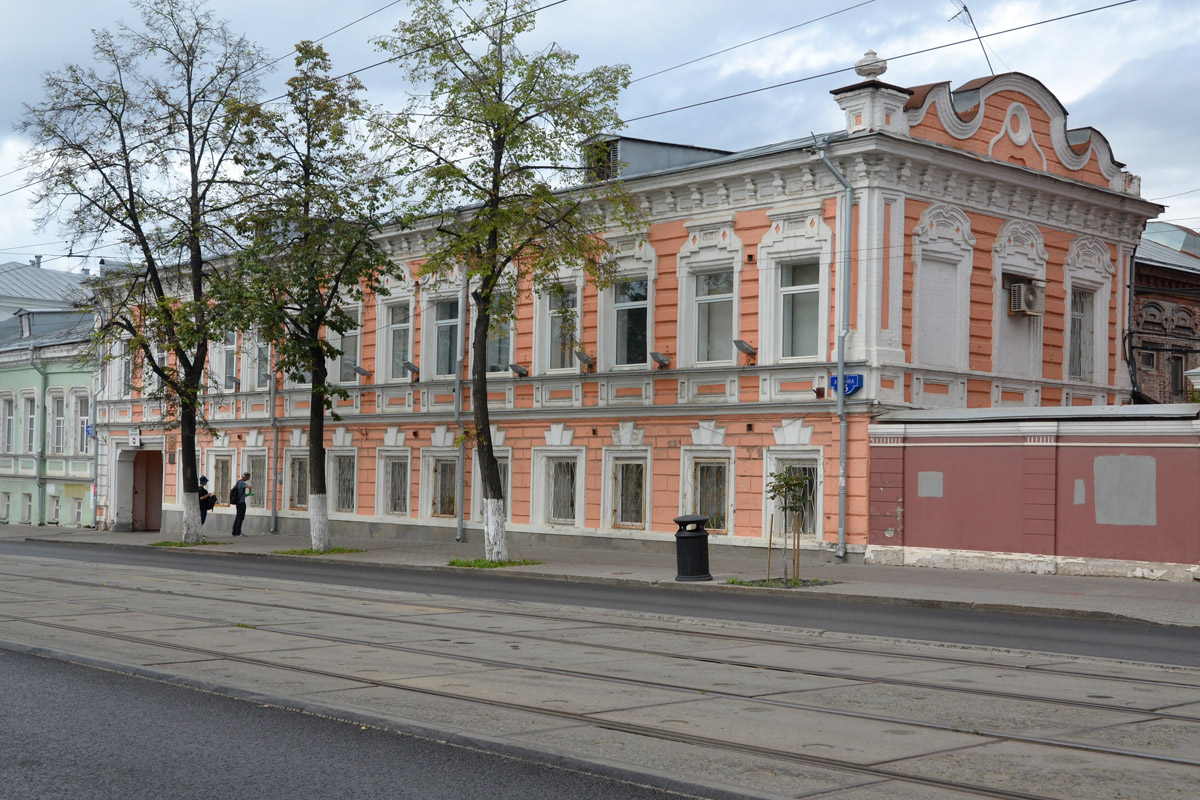 Perm, Улица Ленина, 25
