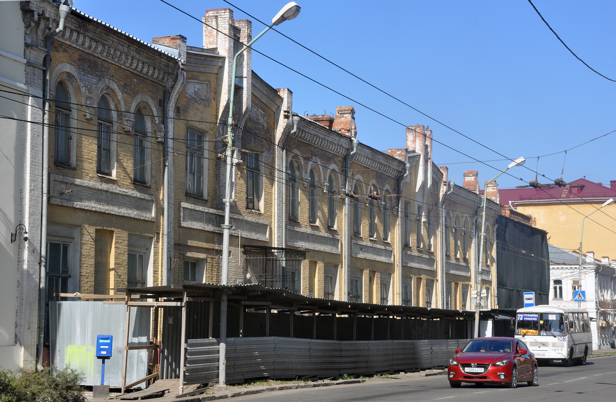 Omsk, Дальневосточная улица, 6 / Улица Ленина, 48