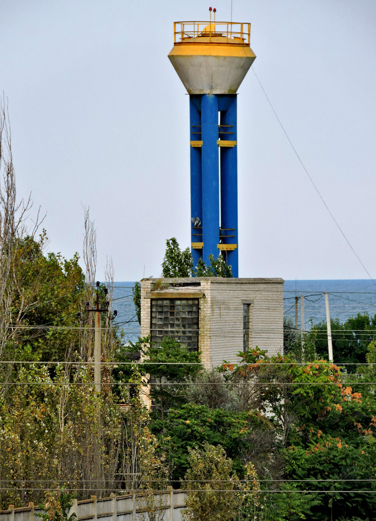 Geniches'k district. others settlements, с. Геническая Горка, Набережная улица, 42