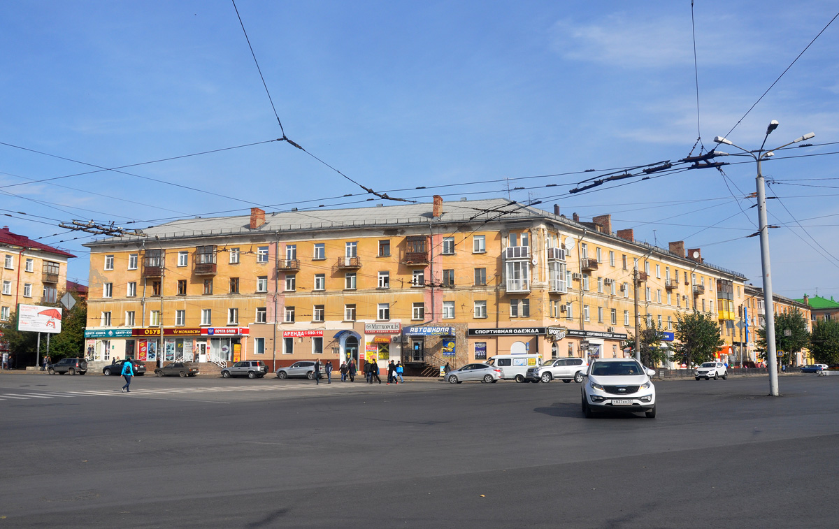 Омск, Проспект Мира, 66 / Нефтезаводская улица, 2