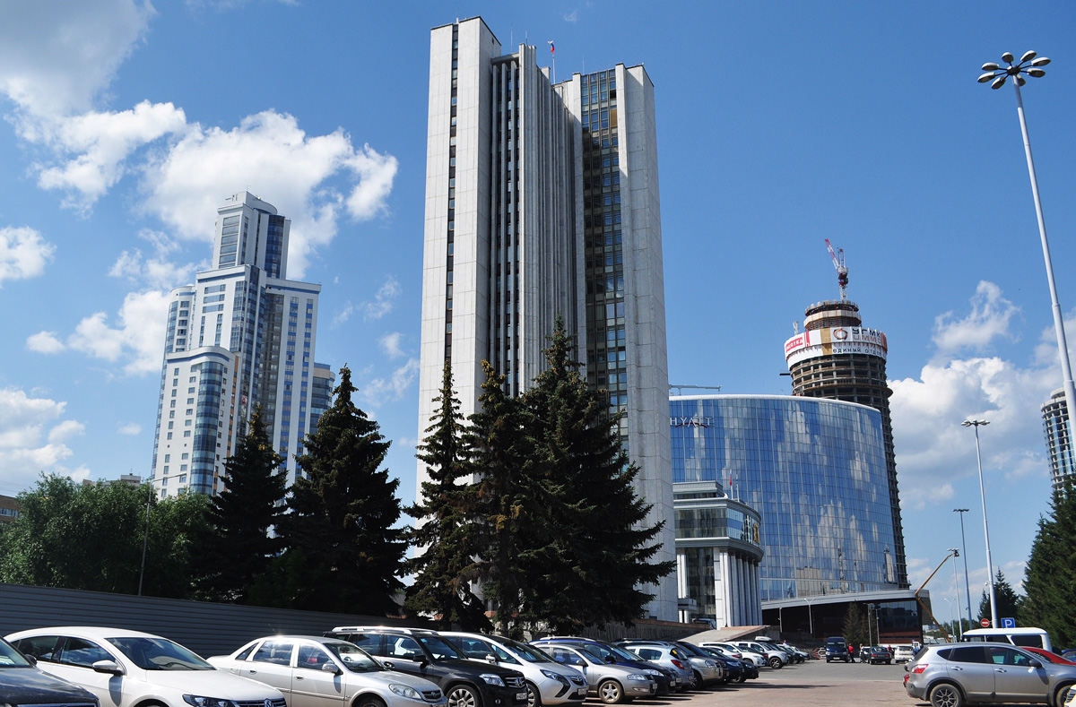 Екатеринбург, Октябрьская площадь, 1; Улица Бориса Ельцина, 10; Улица Бориса Ельцина, 8; Улица Бориса Ельцина, 6 стр; Улица Февральской Революции, 15