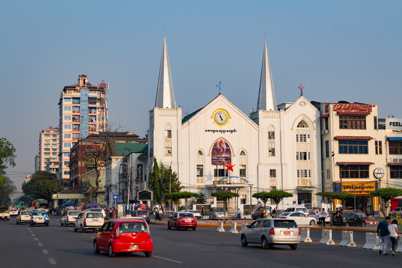 Янгон, Maha Bandoola Garden Street, 411
