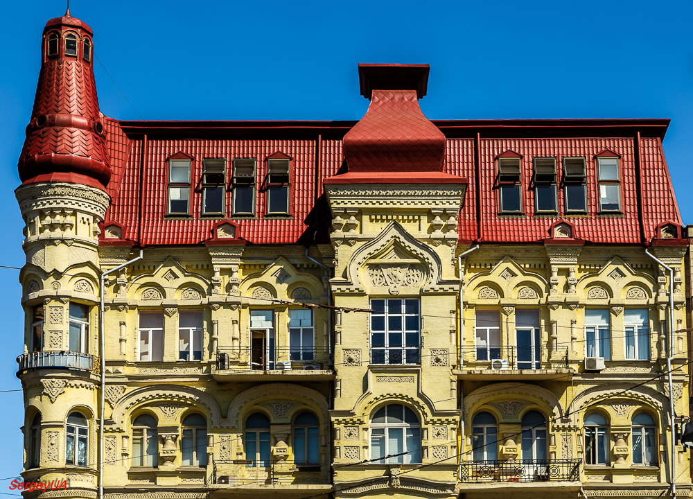 Киев, Пушкинская улица, 45 / Улица Льва Толстого, 2
