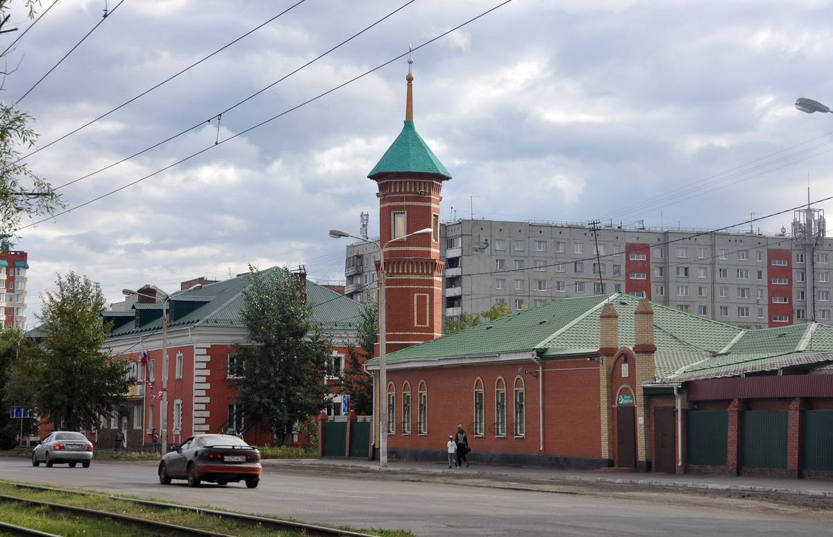 Омск, Улица Богдана Хмельницкого, 140; Улица Богдана Хмельницкого, 142