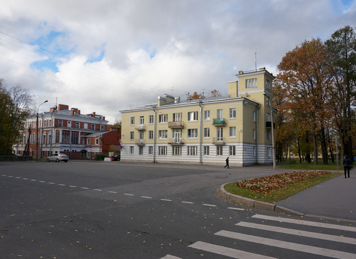Петергоф, Санкт-Петербургский проспект, 48
