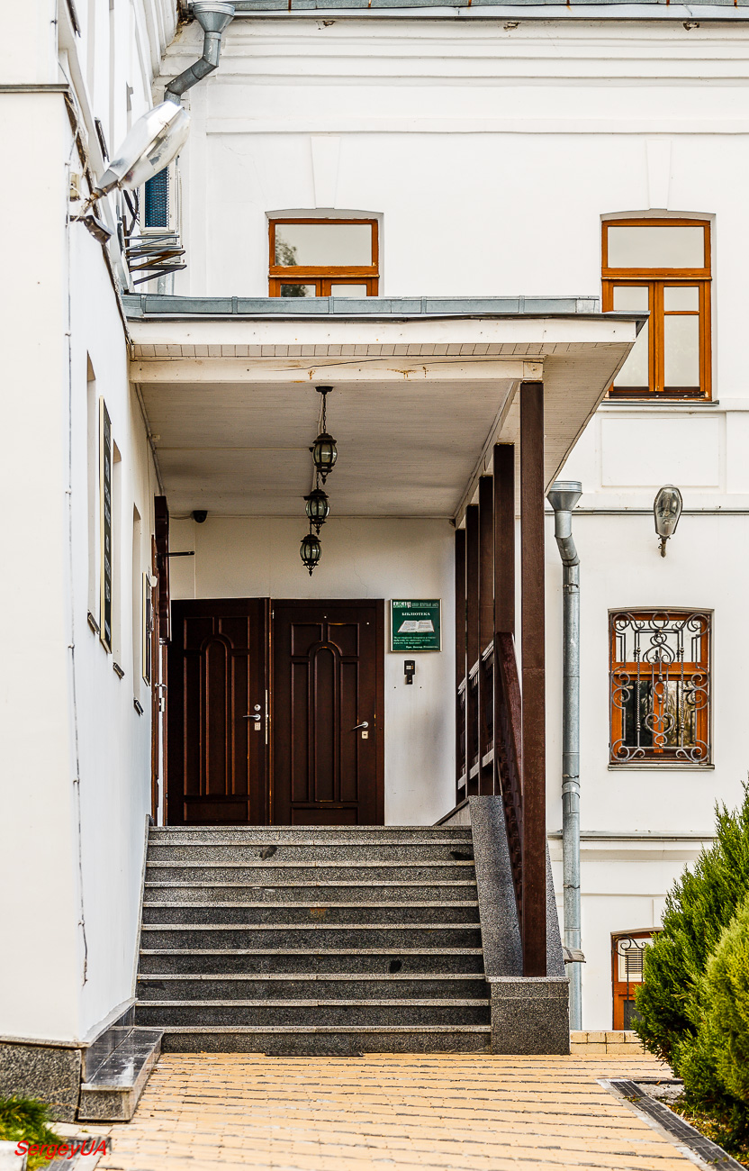 Киев, Лаврская улица, 9 корп. 68
