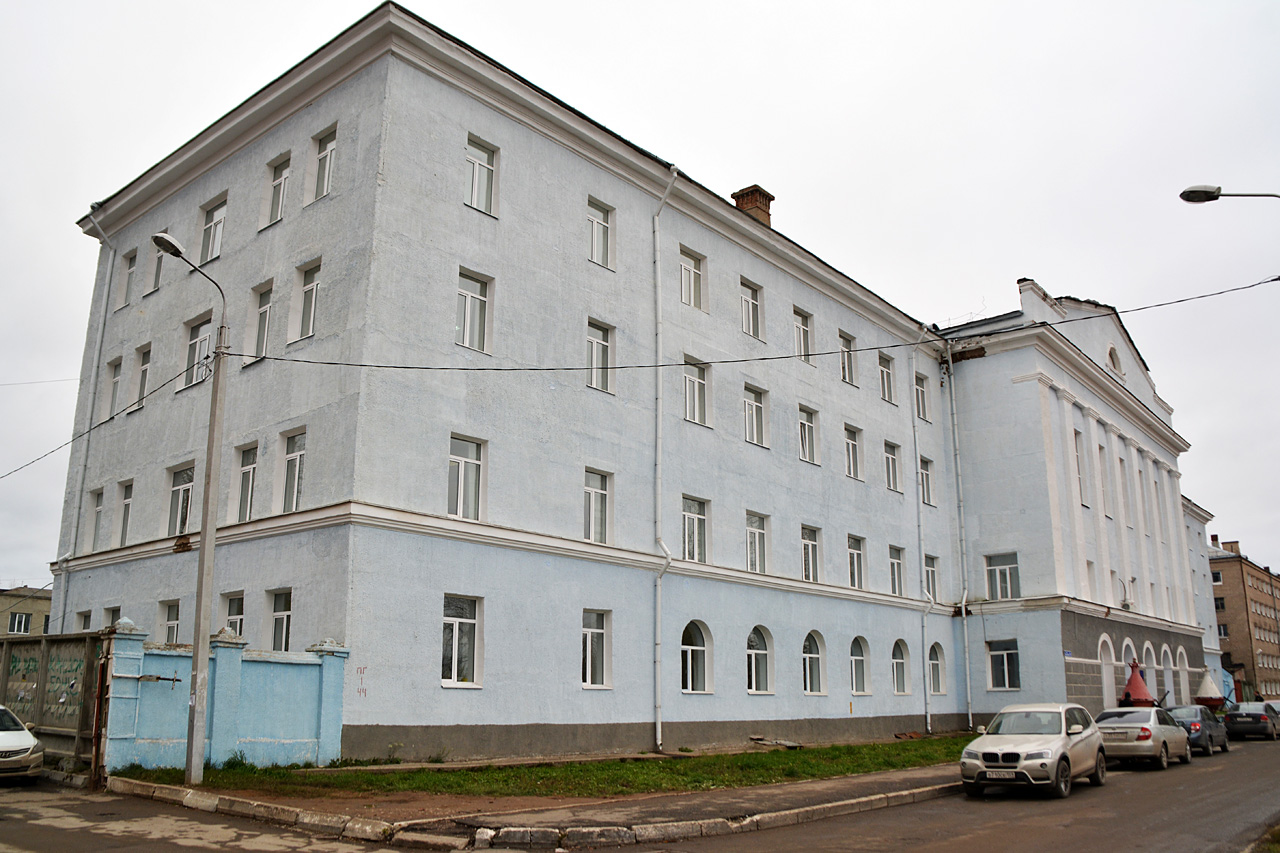 Пермь, Бульвар Гагарина, 33