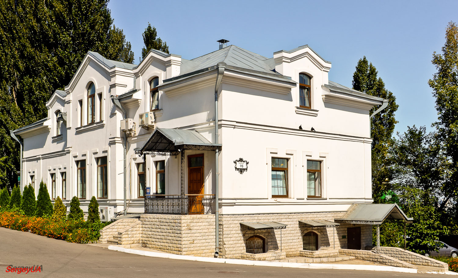 Киев, Лаврская улица, 9 корп. 98