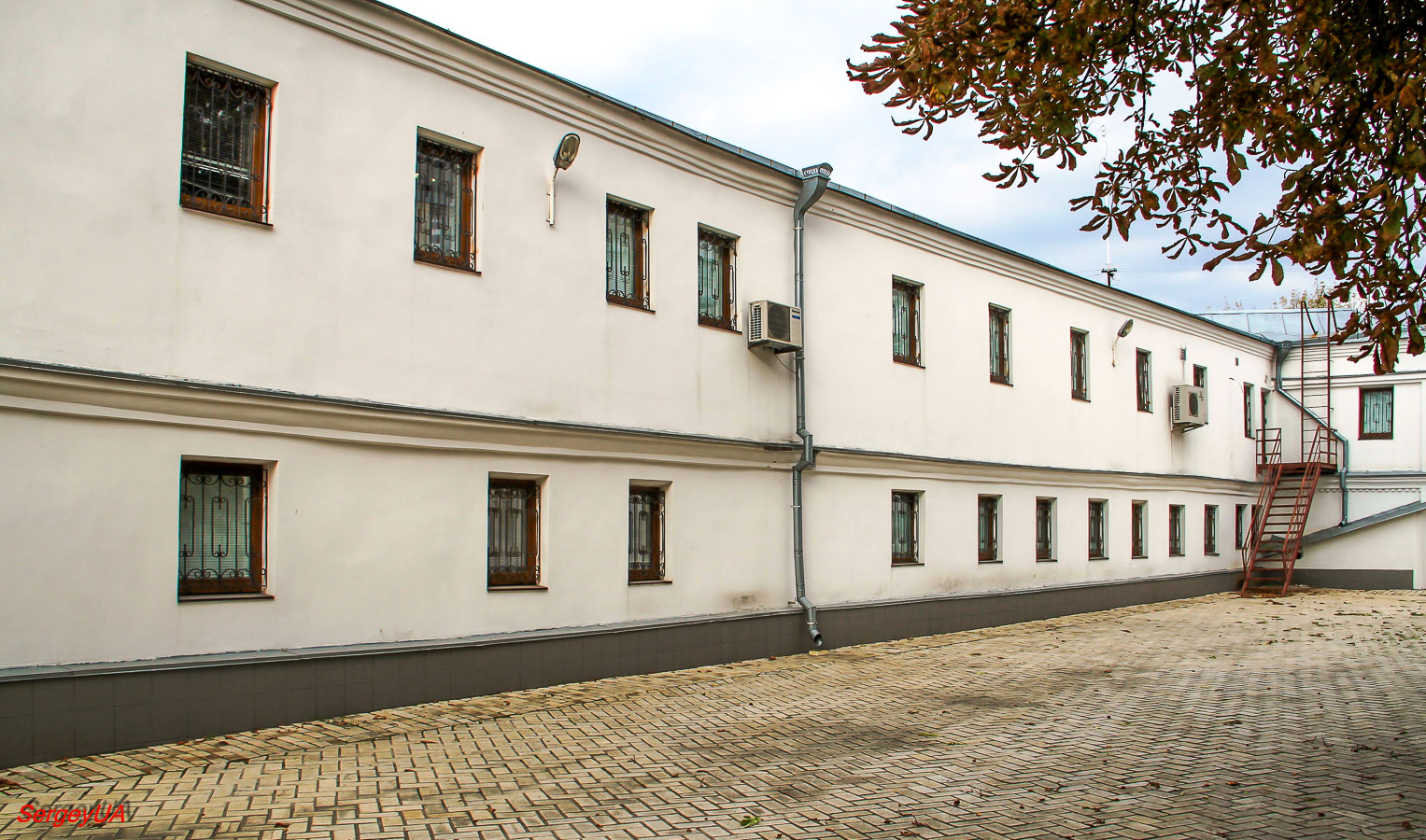 Киев, Лаврская улица, 9 корп. 64А