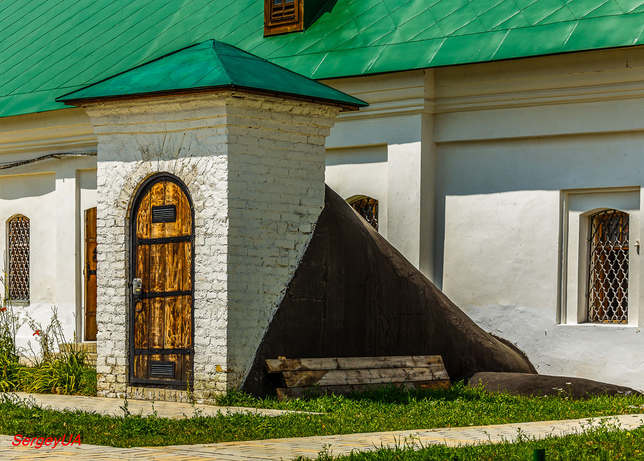 Киев, Лаврская улица, 9 корп. 21