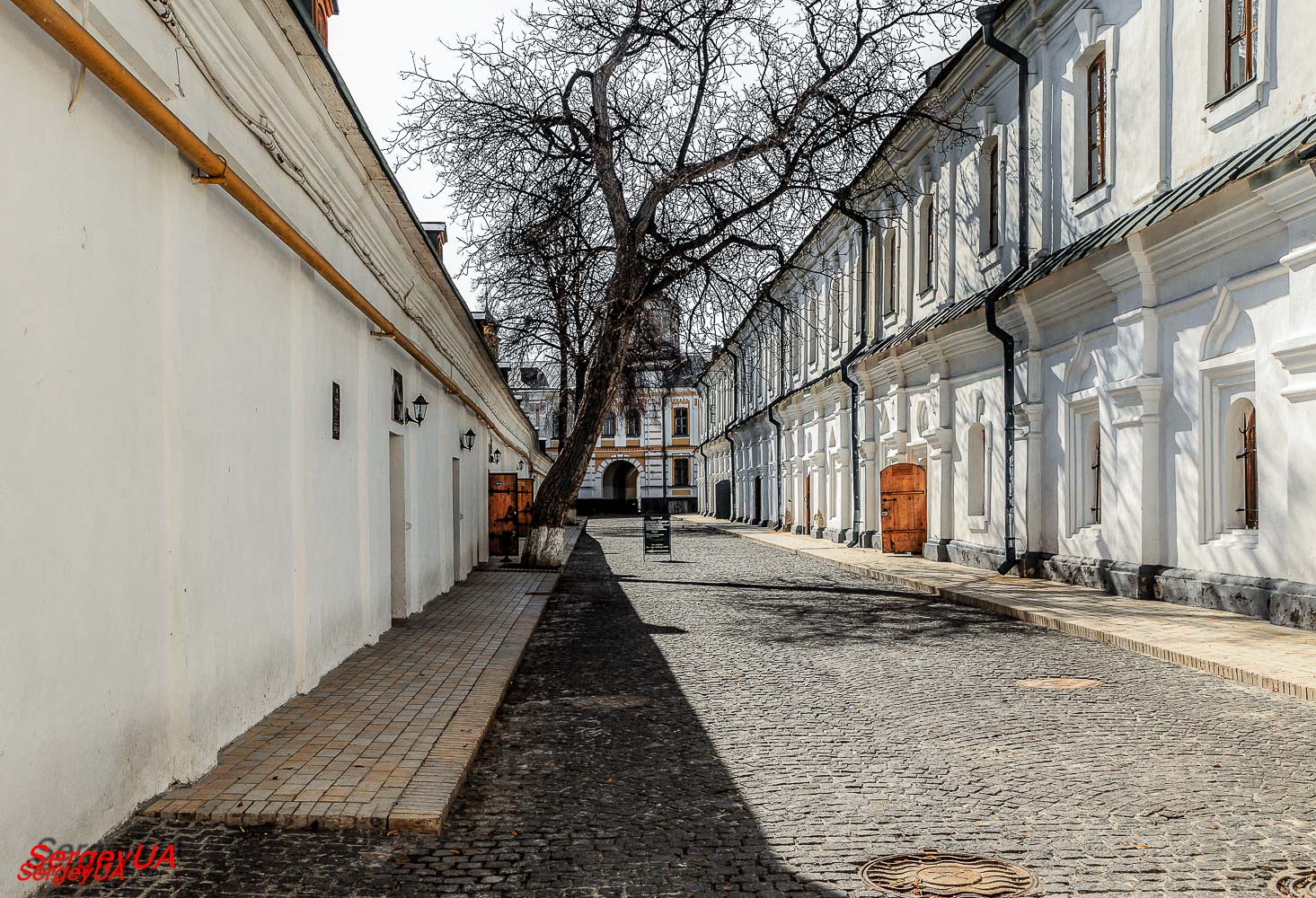 Киев, Лаврская улица, 9 корп. 20; Лаврская улица, 9 корп. 21
