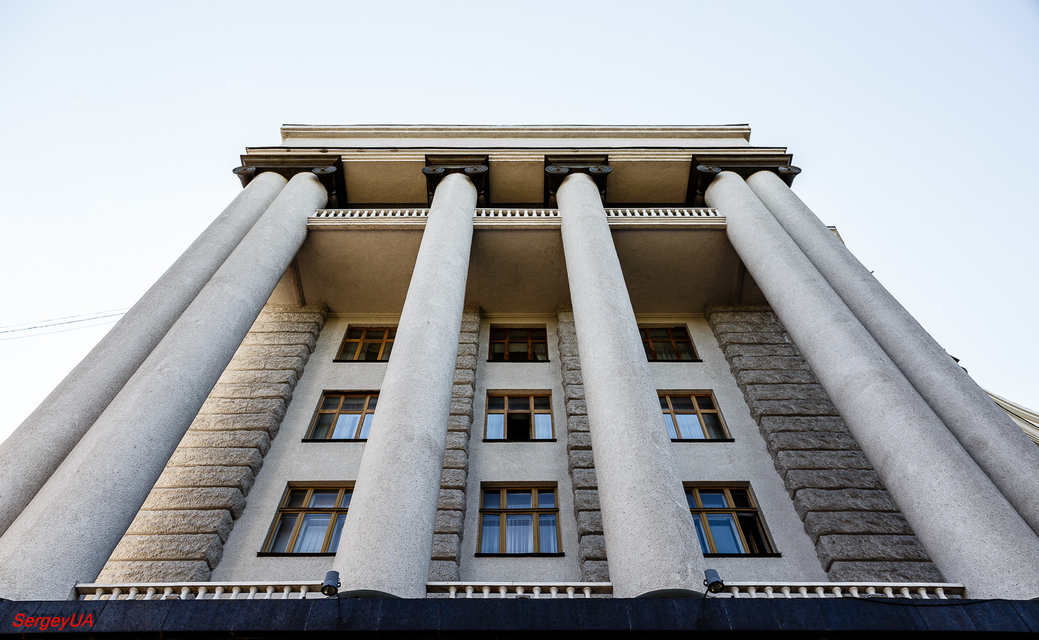 Kyiv, Улица Михаила Грушевского, 12 / Садовая улица, 2