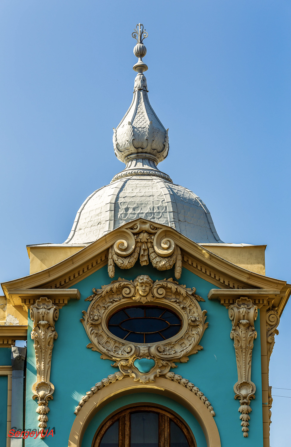 Киев, Улица Михаила Грушевского, 22