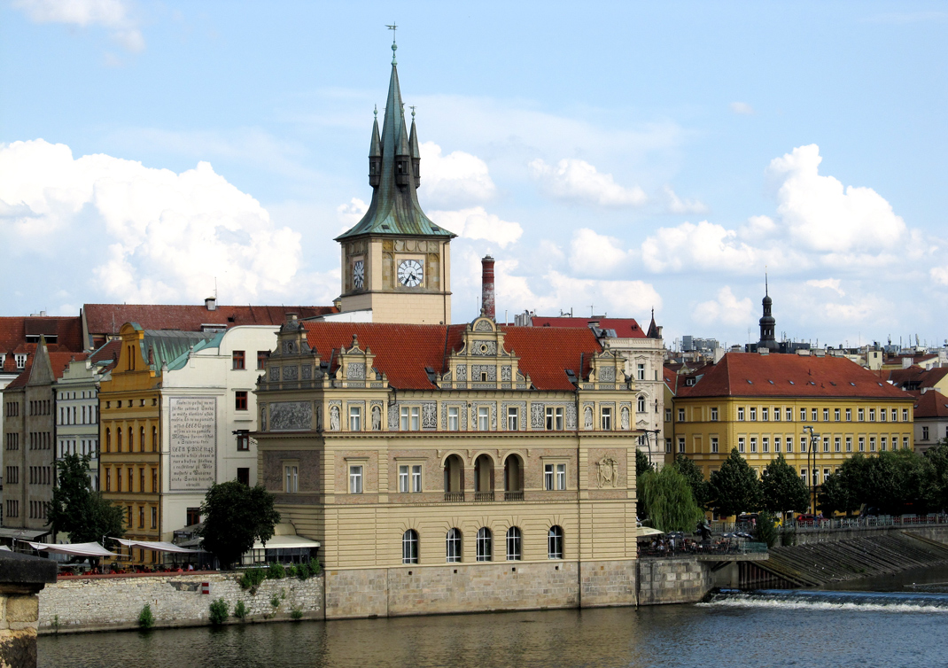 Прага, Novotného lávka, 1; Světlé, 34