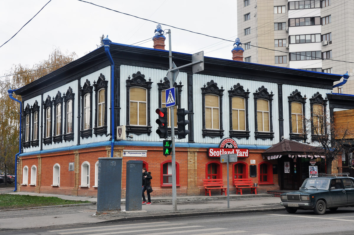 Тюмень, Первомайская улица, 38а / Смоленская улица, 25