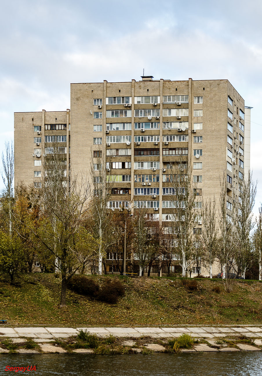 Киев, Улица Ованеса Туманяна, 8