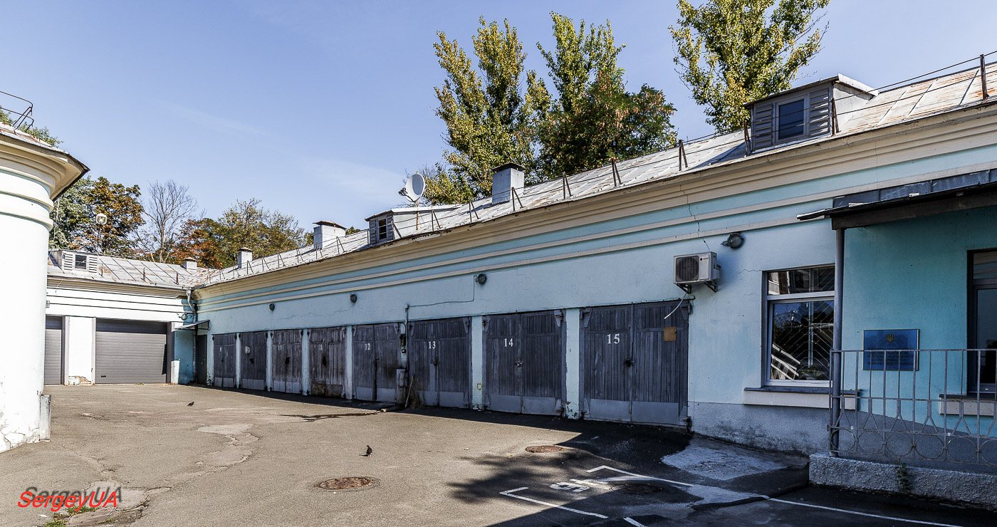 Киев, Улица Михаила Грушевского, 7