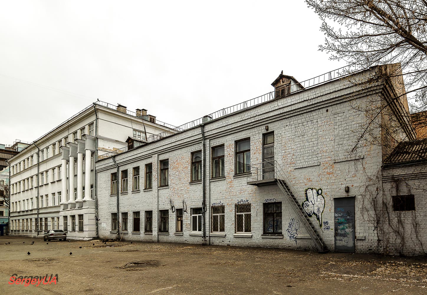 Киев, Межигорская улица, 16