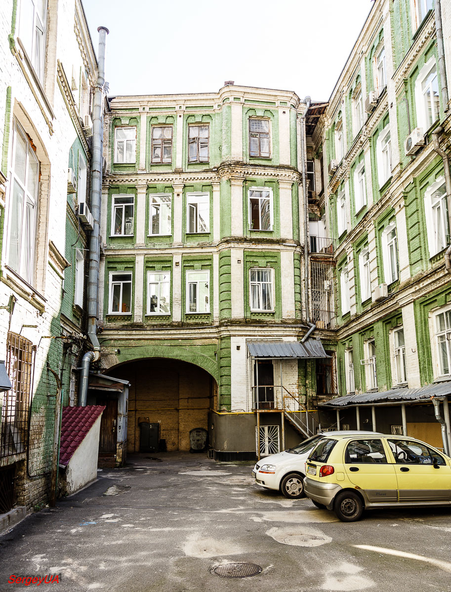 Киев, Бульвар Тараса Шевченко, 3