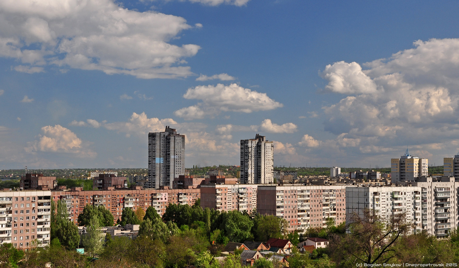 Днепр, Мандрыковская улица, 167; Мандрыковская улица, 171; Мандрыковская улица, 220; Проспект Героев, 1Б; Проспект Героев, 1