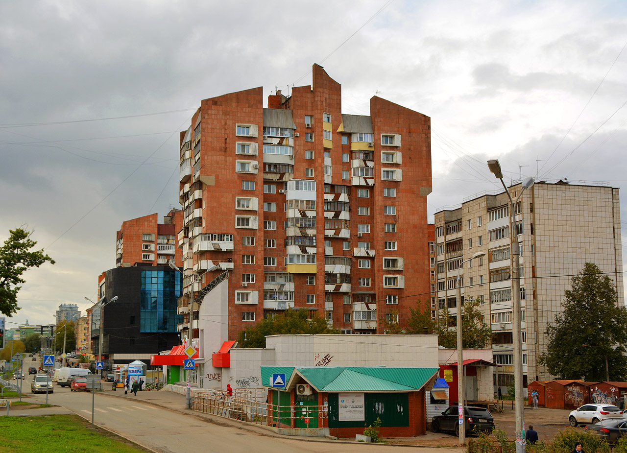 Пермь, Улица Революции, 5А; Улица Революции, 5; Улица Революции, 3